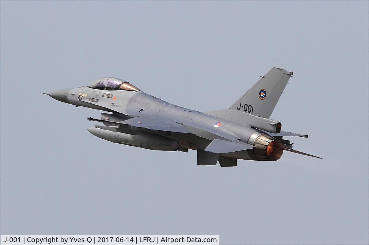 J-001, Fokker F-16AM Fighting Falcon C/N 6D-157, Fokker F-16AM Fighting Falcon, Climbing from rwy 26, Landivisiau Naval Air Base (LFRJ) Tiger Meet 2017