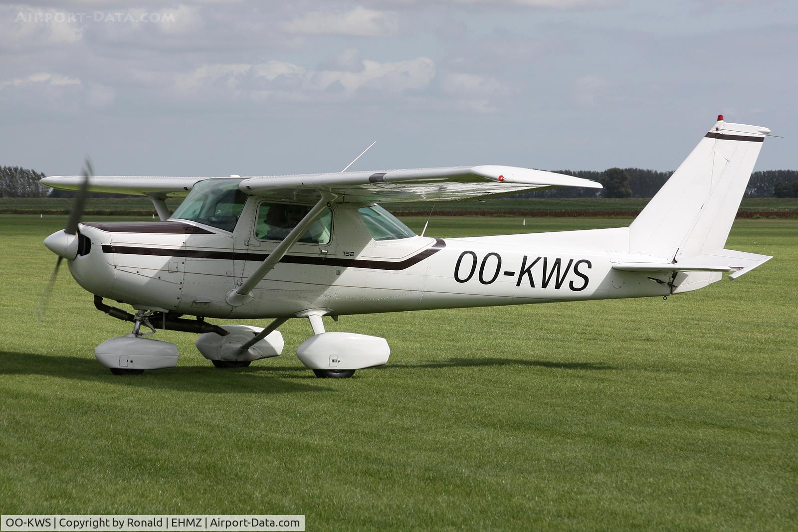 OO-KWS, Cessna 152 C/N 152-85985, at ehmz