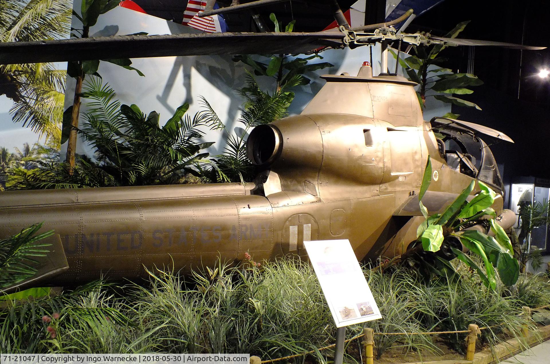 71-21047, 1971 Bell AH-1G C/N 21118, Bell AH-1G Cobra at the Southern Museum of Flight, Birmingham AL