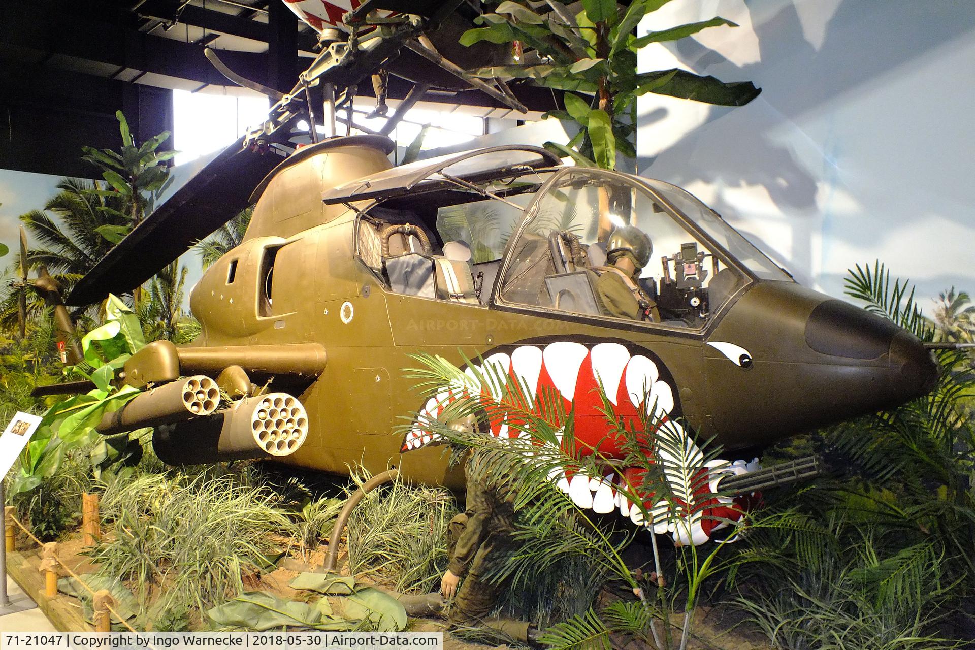 71-21047, 1971 Bell AH-1G C/N 21118, Bell AH-1G Cobra at the Southern Museum of Flight, Birmingham AL