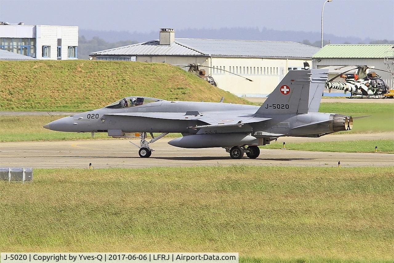 J-5020, McDonnell Douglas F/A-18C Hornet C/N 1369/SFC020, McDonnell Douglas FA-18C Hornet, Taxiing to flight line, Landivisiau Naval Air Base (LFRJ) Tiger Meet 2017