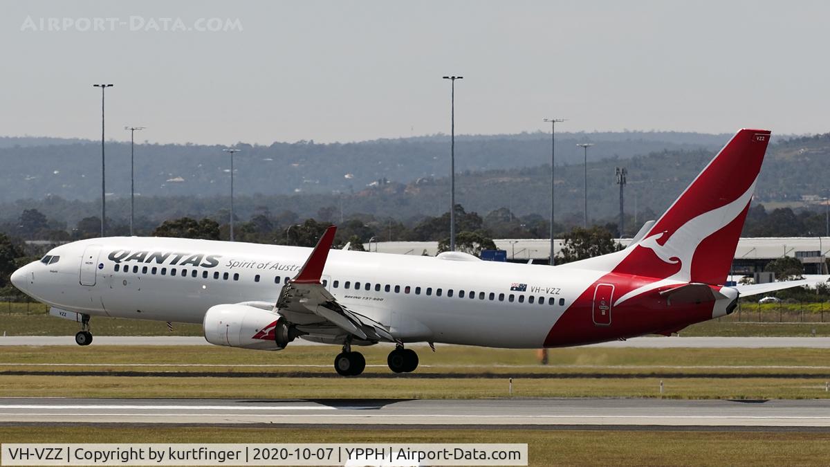 VH-VZZ, 2011 Boeing 737-838 C/N 39445, Boeing 737-838 cn 39945 ln 4010. Qantas VH-VZZ name Walpole, runway 03 YPPH 07/10/2020.