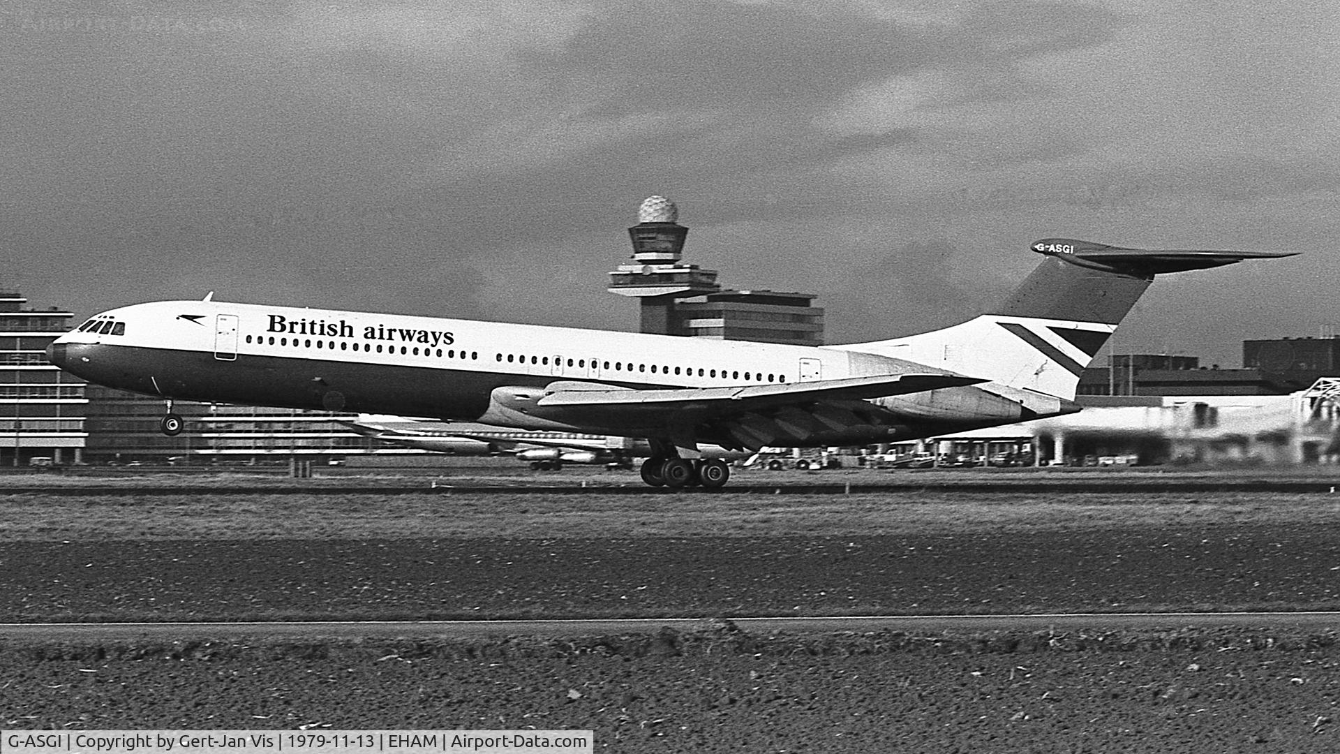 G-ASGI, 1966 Vickers Super VC10 Srs 1151 C/N 859, Taking off rw 24