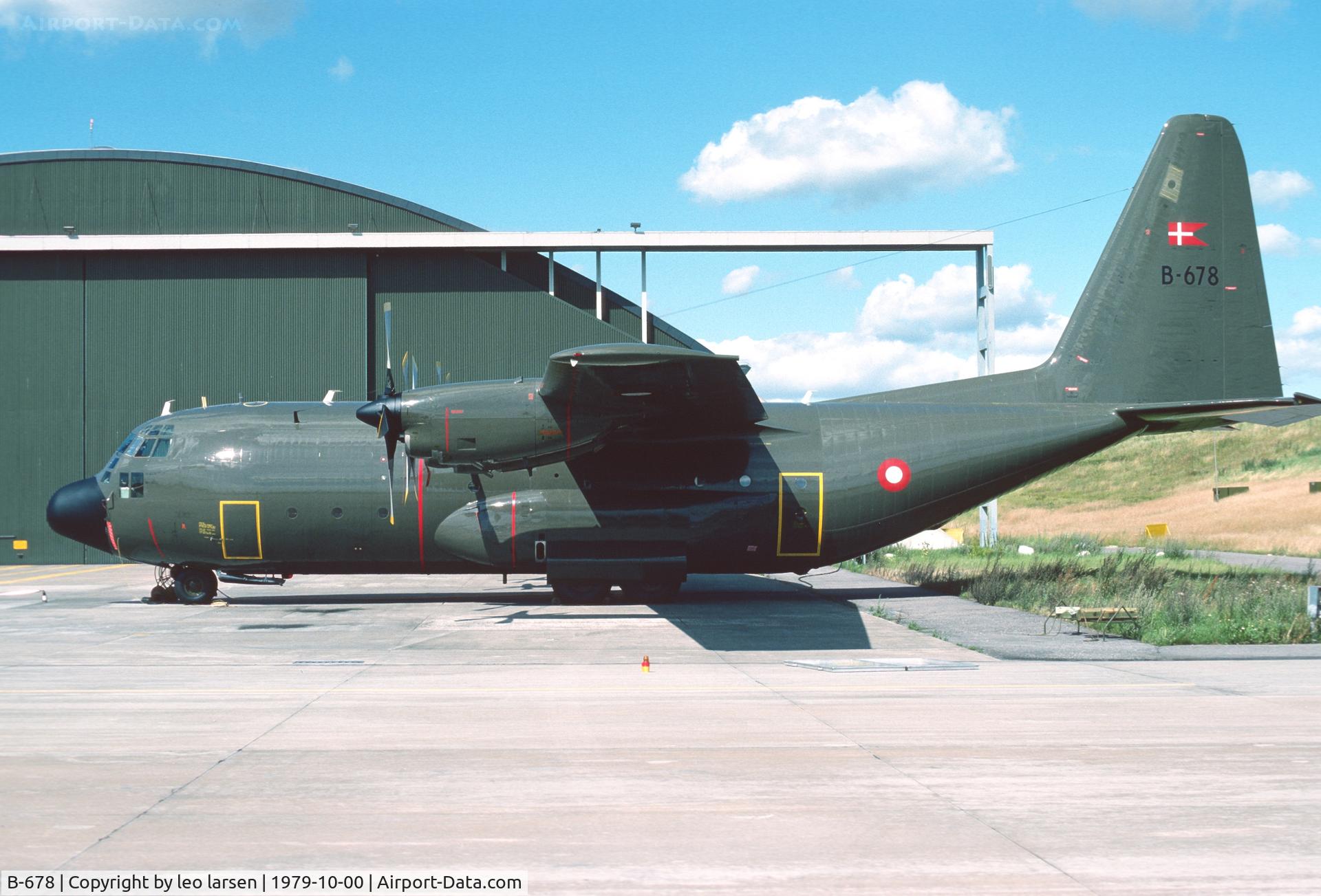 B-678, 1973 Lockheed C-130H Hercules C/N 382-4572, Værlæse 10.1979