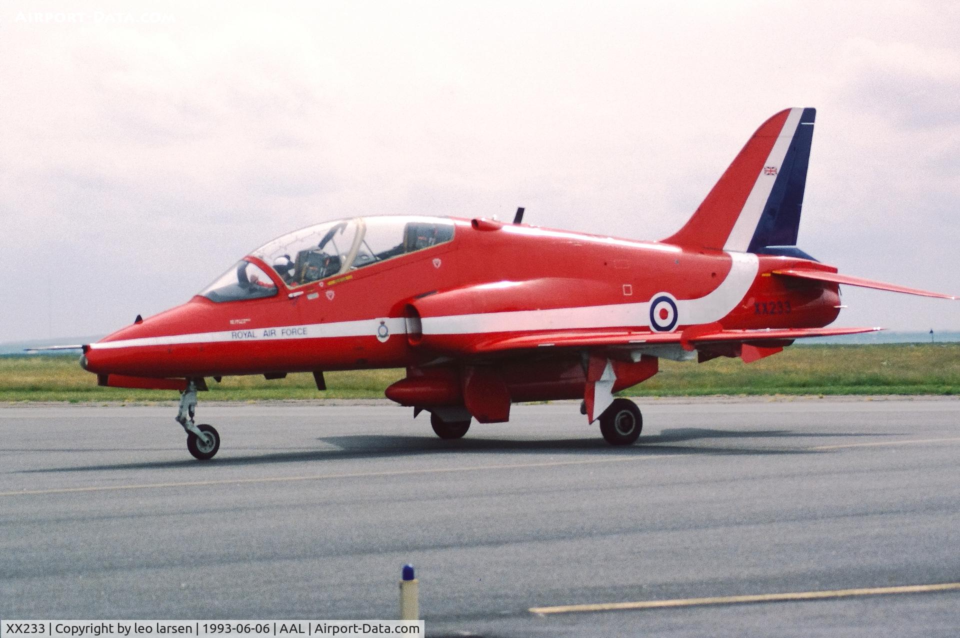 XX233, 1978 Hawker Siddeley Hawk T.1 C/N 069/312069, Aalborg RDAF Air Show 6.6.1993