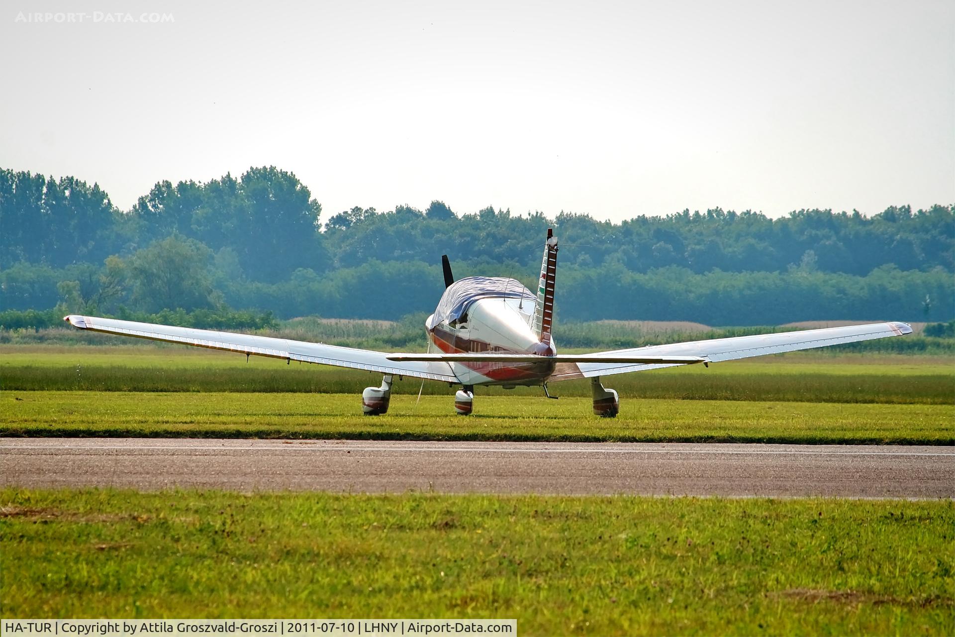 HA-TUR, Piper PA-28-161 C/N 287816189, LHNY - Nyíregyháza Airport, Hungary