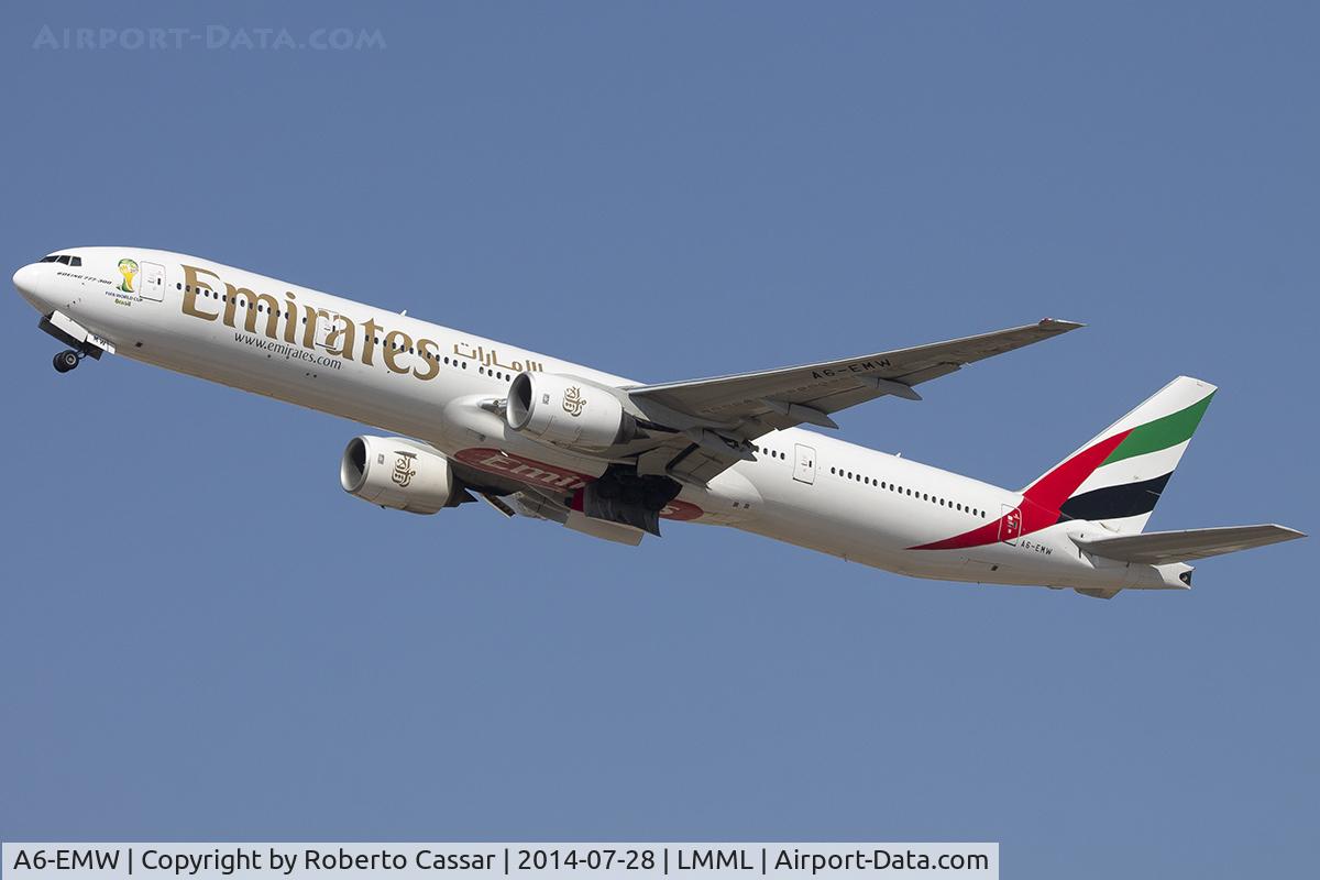A6-EMW, 2003 Boeing 777-31H C/N 32700, Runway 31