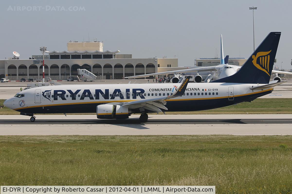 EI-DYR, 2008 Boeing 737-8AS C/N 37513, Runway 31