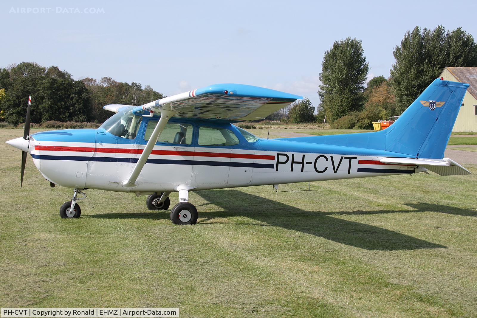 PH-CVT, Cessna 172P C/N 17275333, at ehmz