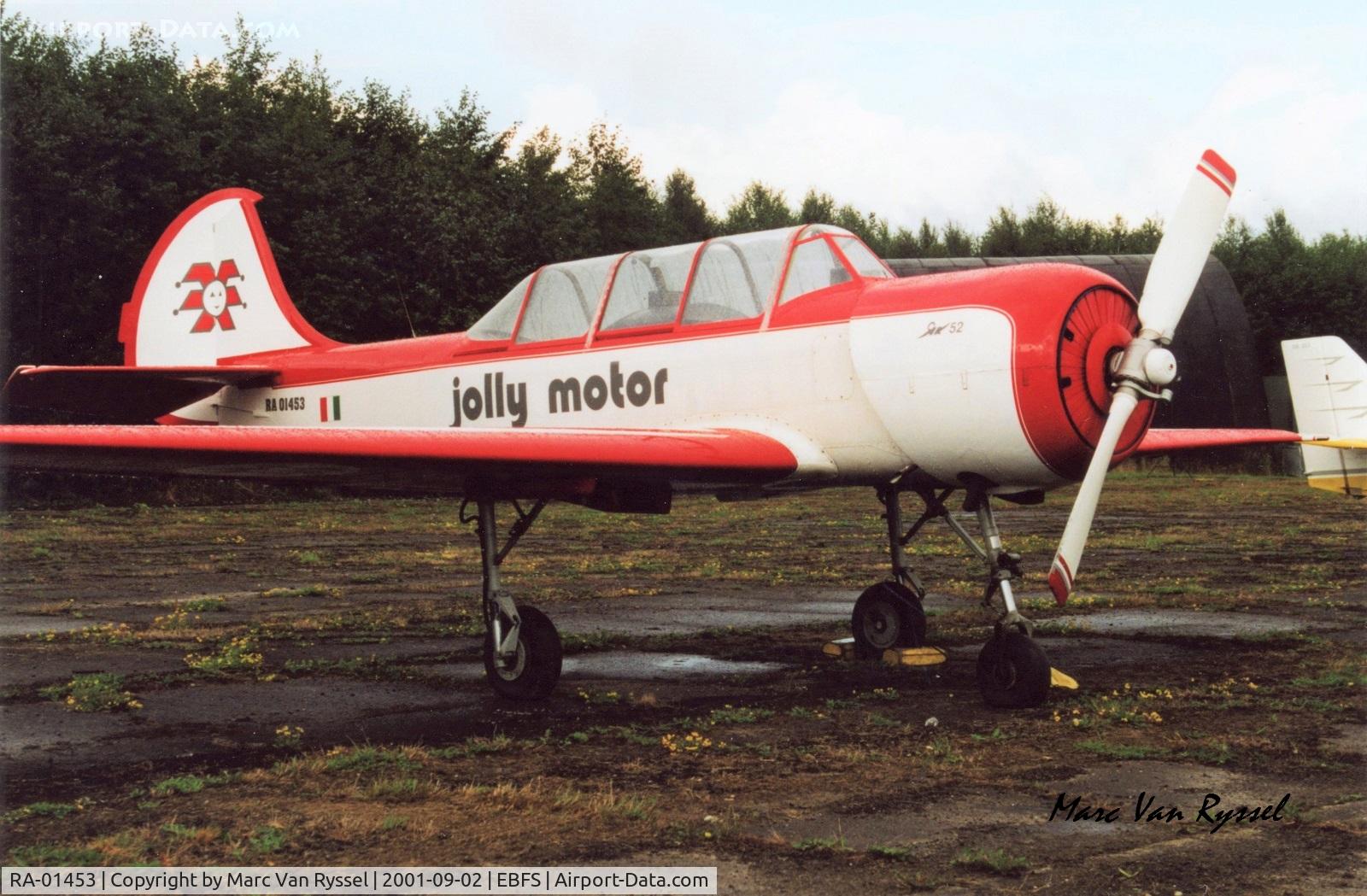RA-01453, Yakovlev Yak-52 C/N 899409, At Florennes airshow 2001.