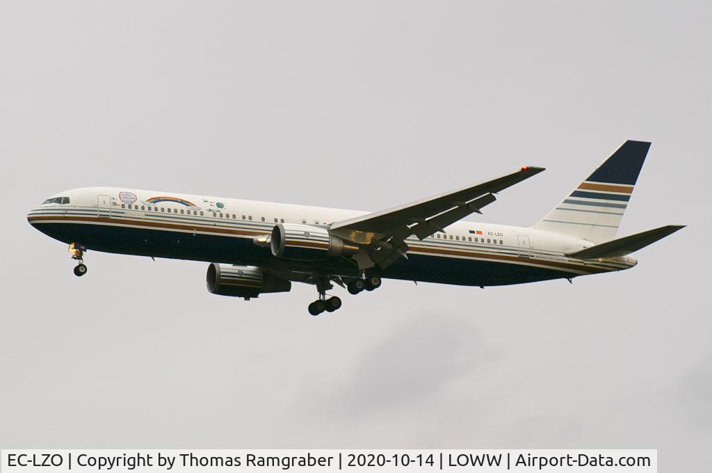 EC-LZO, 1995 Boeing 767-35D/ER C/N 27902, Privilege Style Boeing 767-300