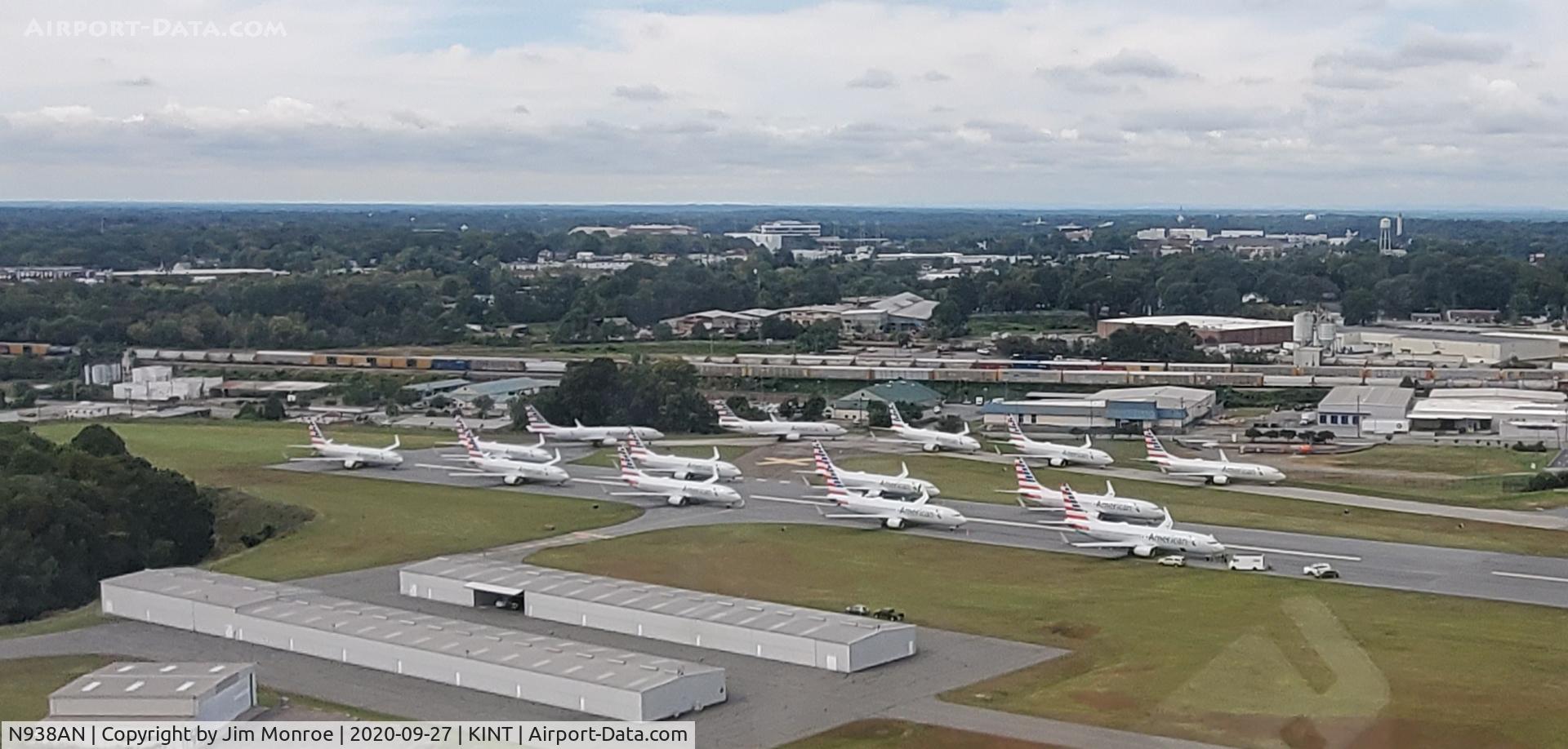 N938AN, 2000 Boeing 737-823 C/N 29533, New Tenants at Smith Reynolds