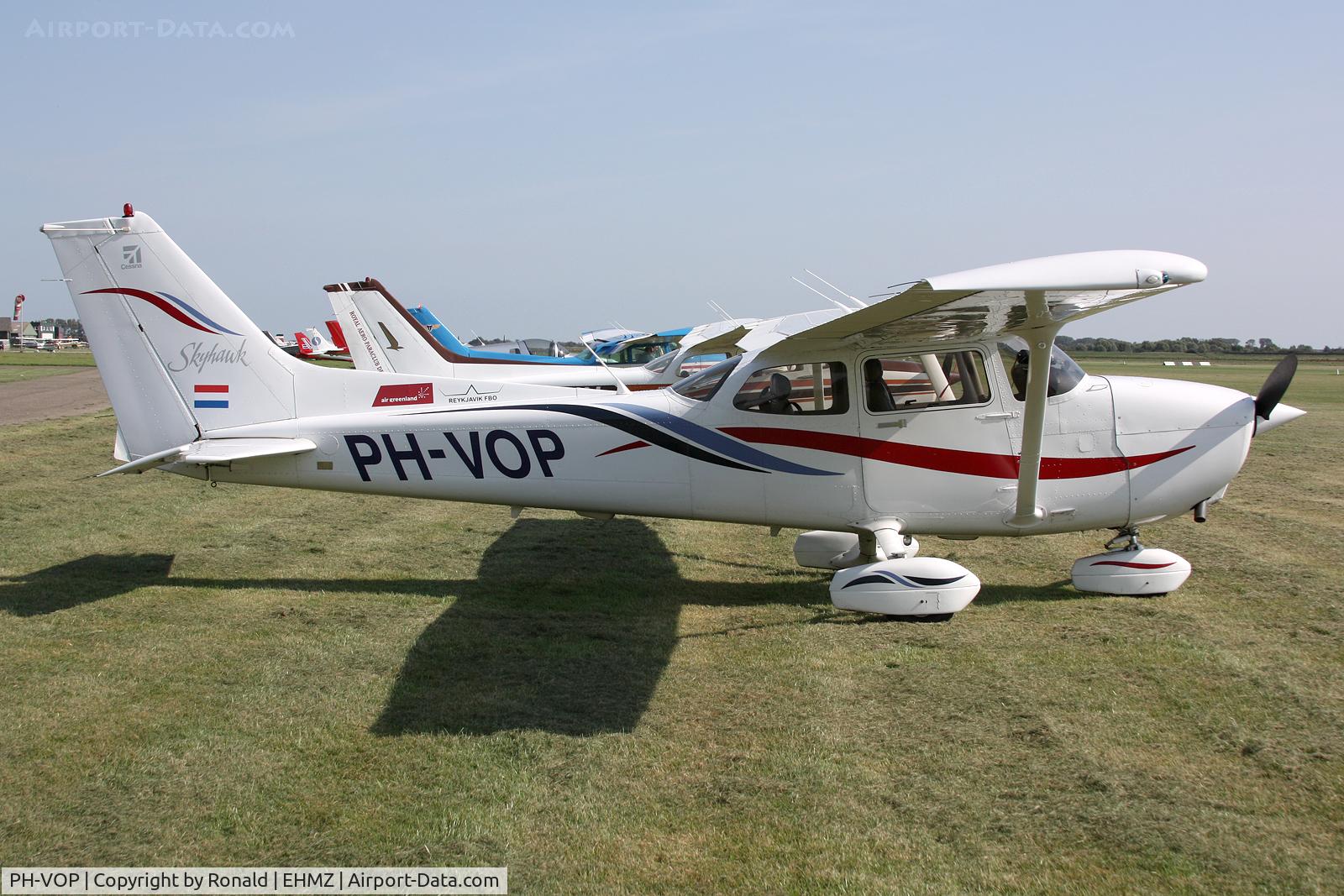 PH-VOP, 1999 Cessna 172R C/N 17280808, at ehmz