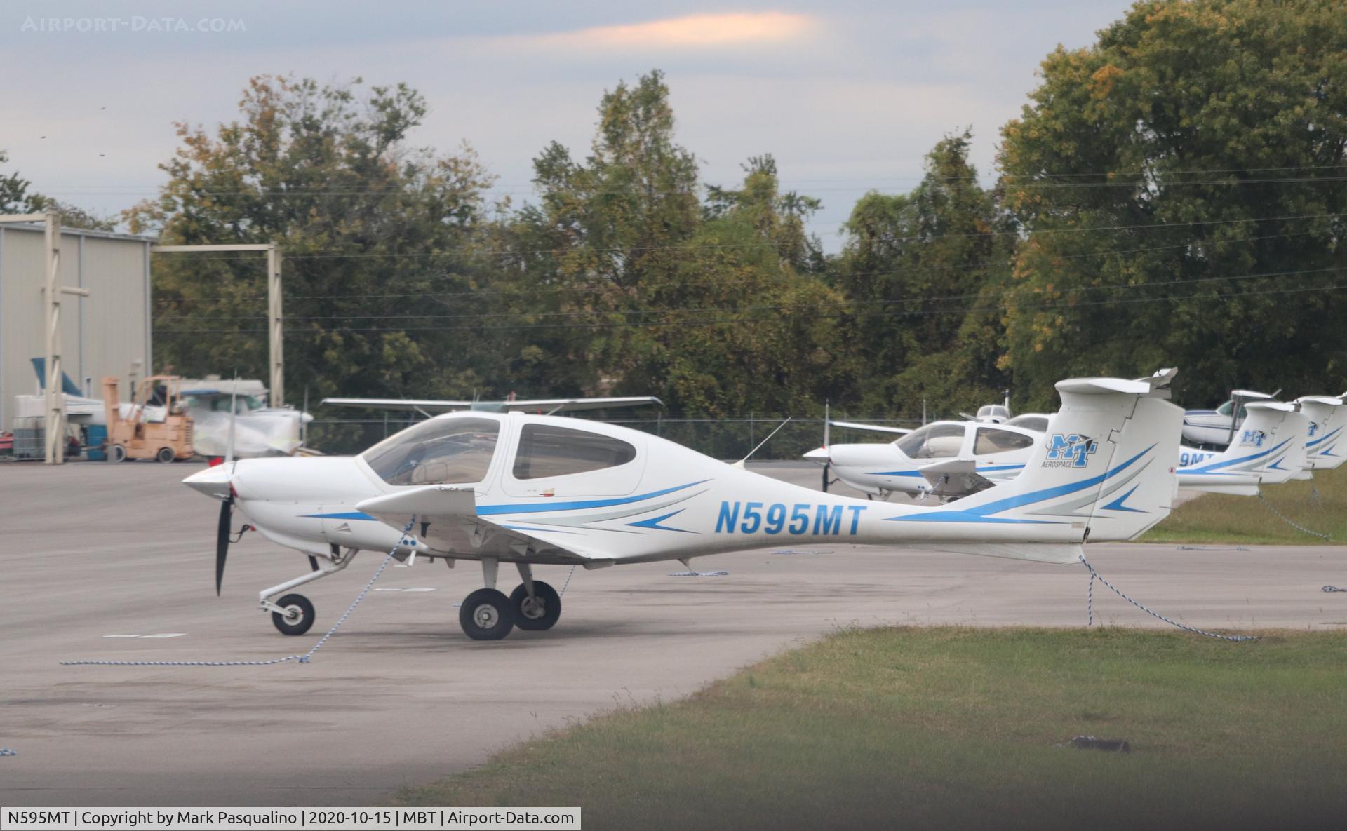 N595MT, 2015 Diamond DA-40 Diamond Star C/N 40.1212, Diamond DA 40