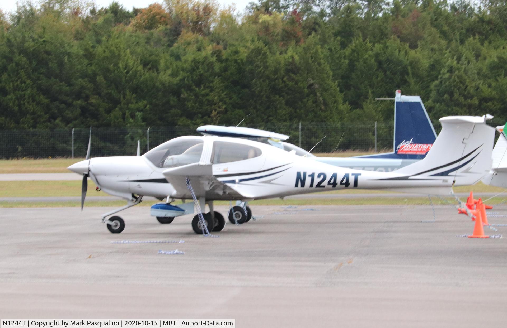 N1244T, 2015 Diamond DA-40 Diamond Star C/N 40.1191, Diamond DA 40