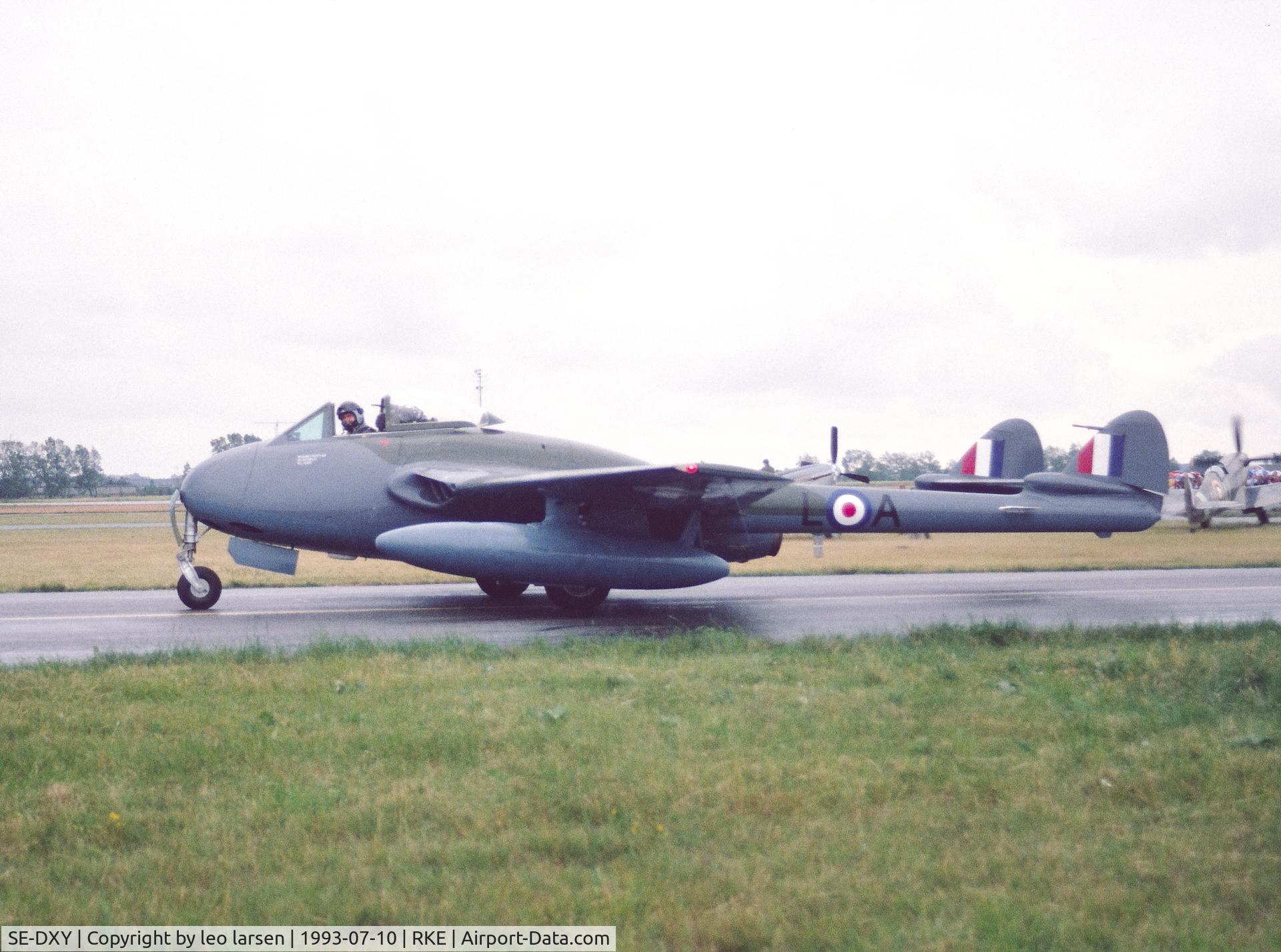 SE-DXY, 1952 De Havilland DH-100 Vampire FB.6 C/N 693, Rosskilde Air Show 10.7.1993