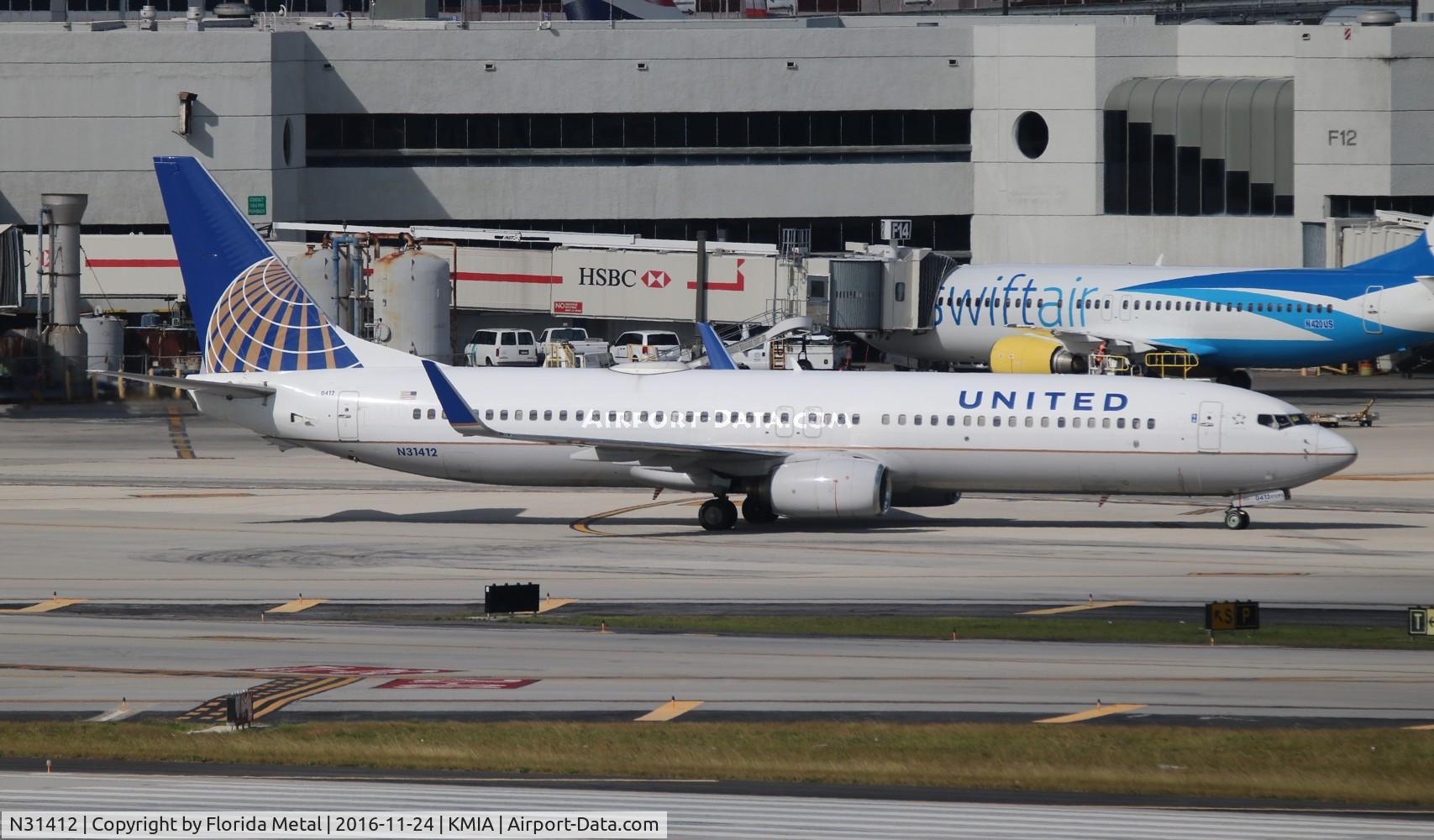 N31412, 2002 Boeing 737-924 C/N 30129, United 737-924