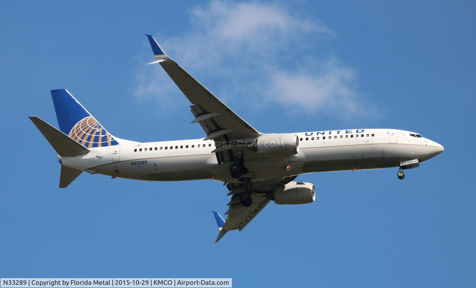 N33289, 2004 Boeing 737-824 C/N 31607, United 737-824