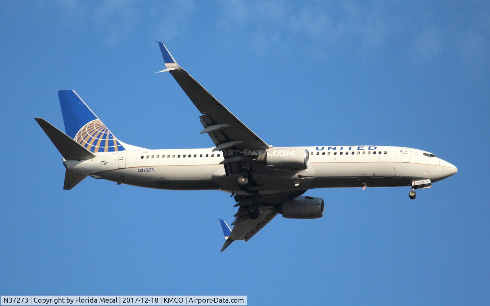 N37273, 2001 Boeing 737-824 C/N 31591, United 737-824
