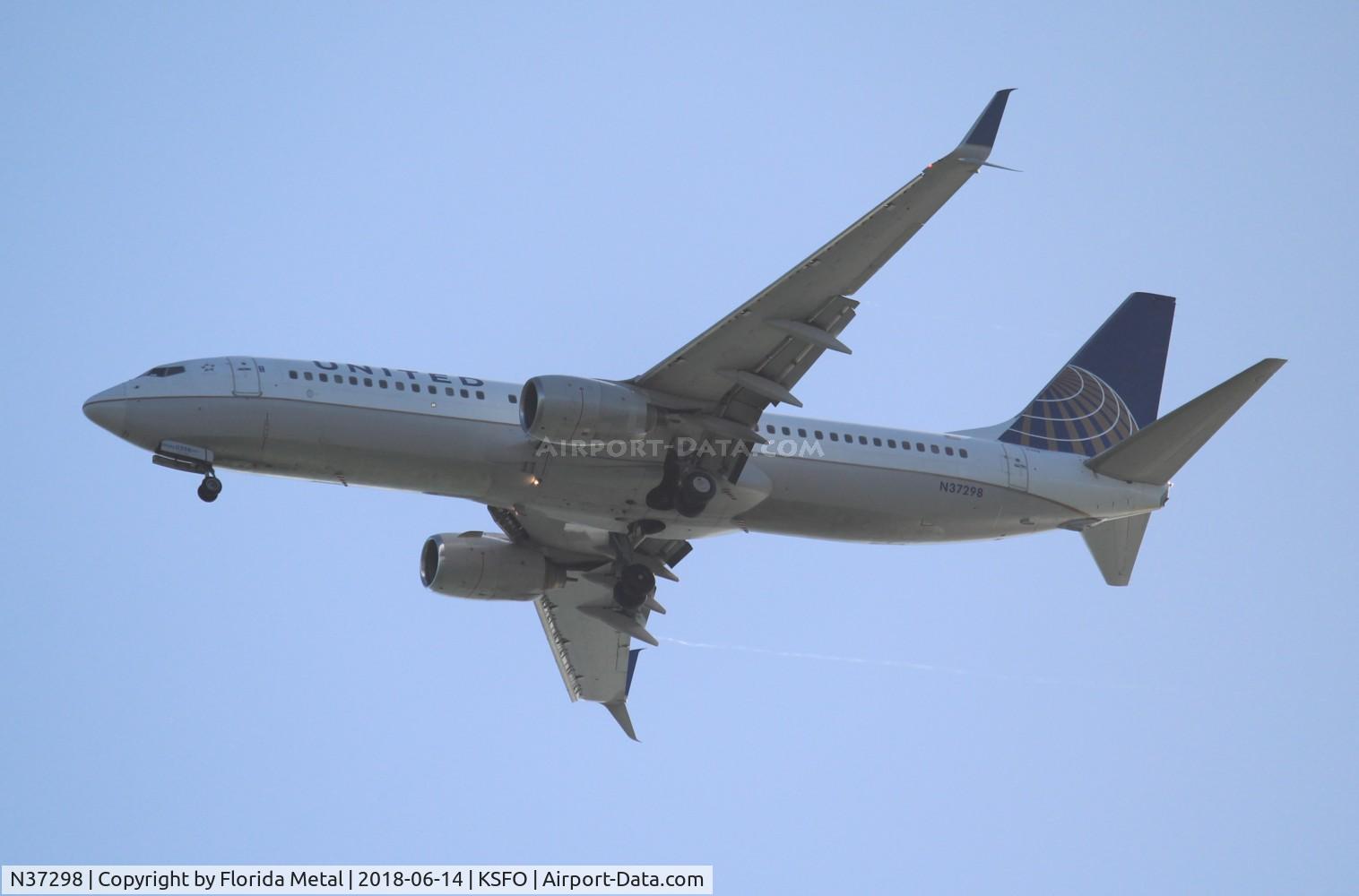 N37298, 2005 Boeing 737-824 C/N 34004, United 737-824