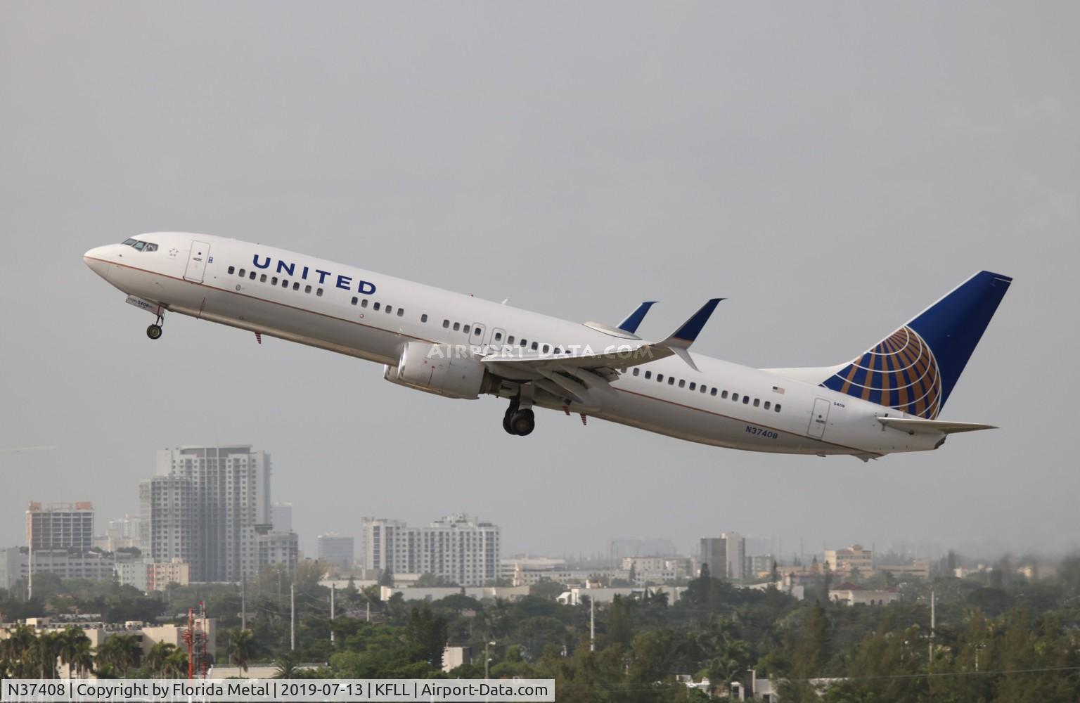 N37408, 2001 Boeing 737-924 C/N 30125, United 737-924