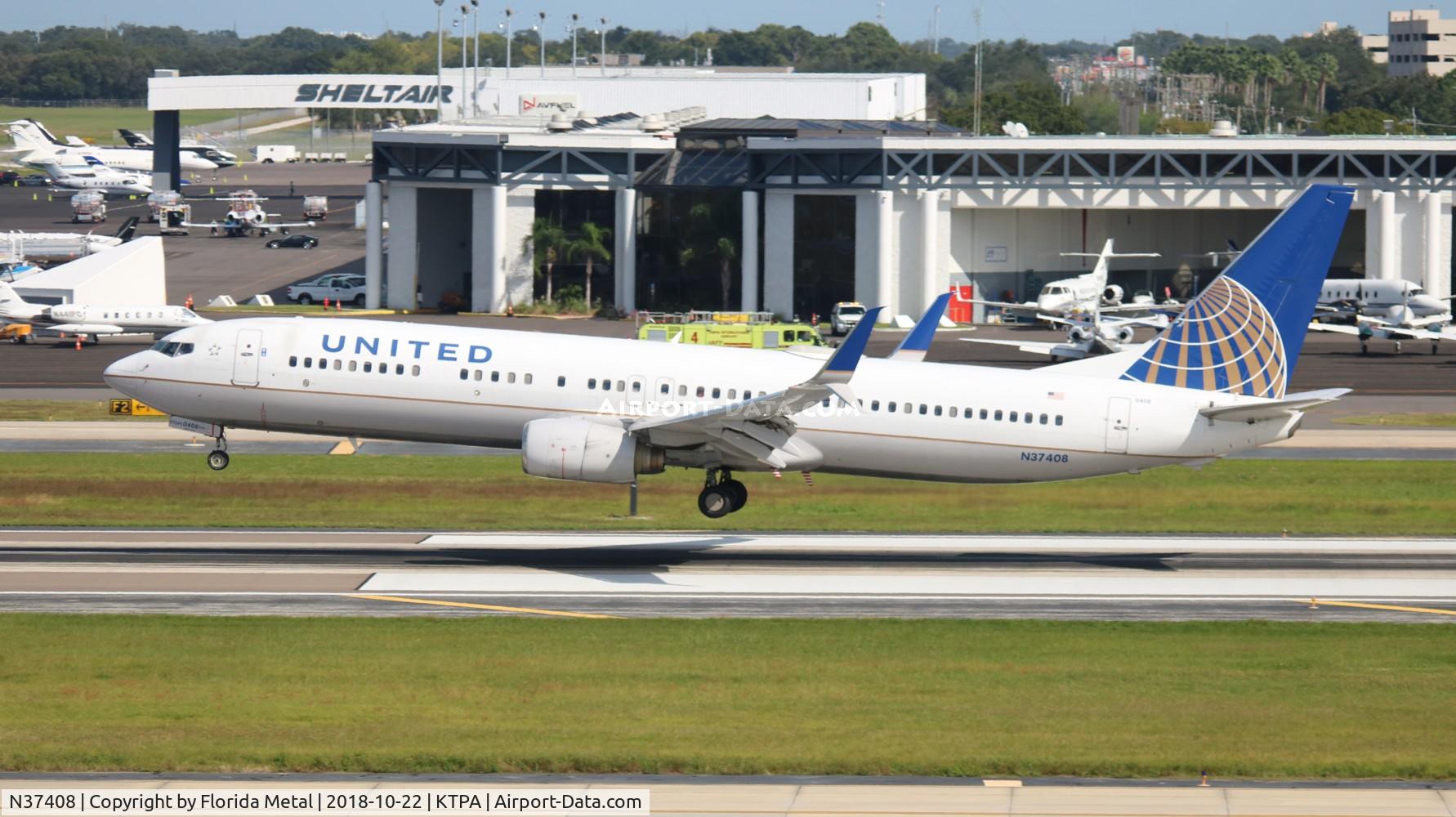 N37408, 2001 Boeing 737-924 C/N 30125, United 737-924
