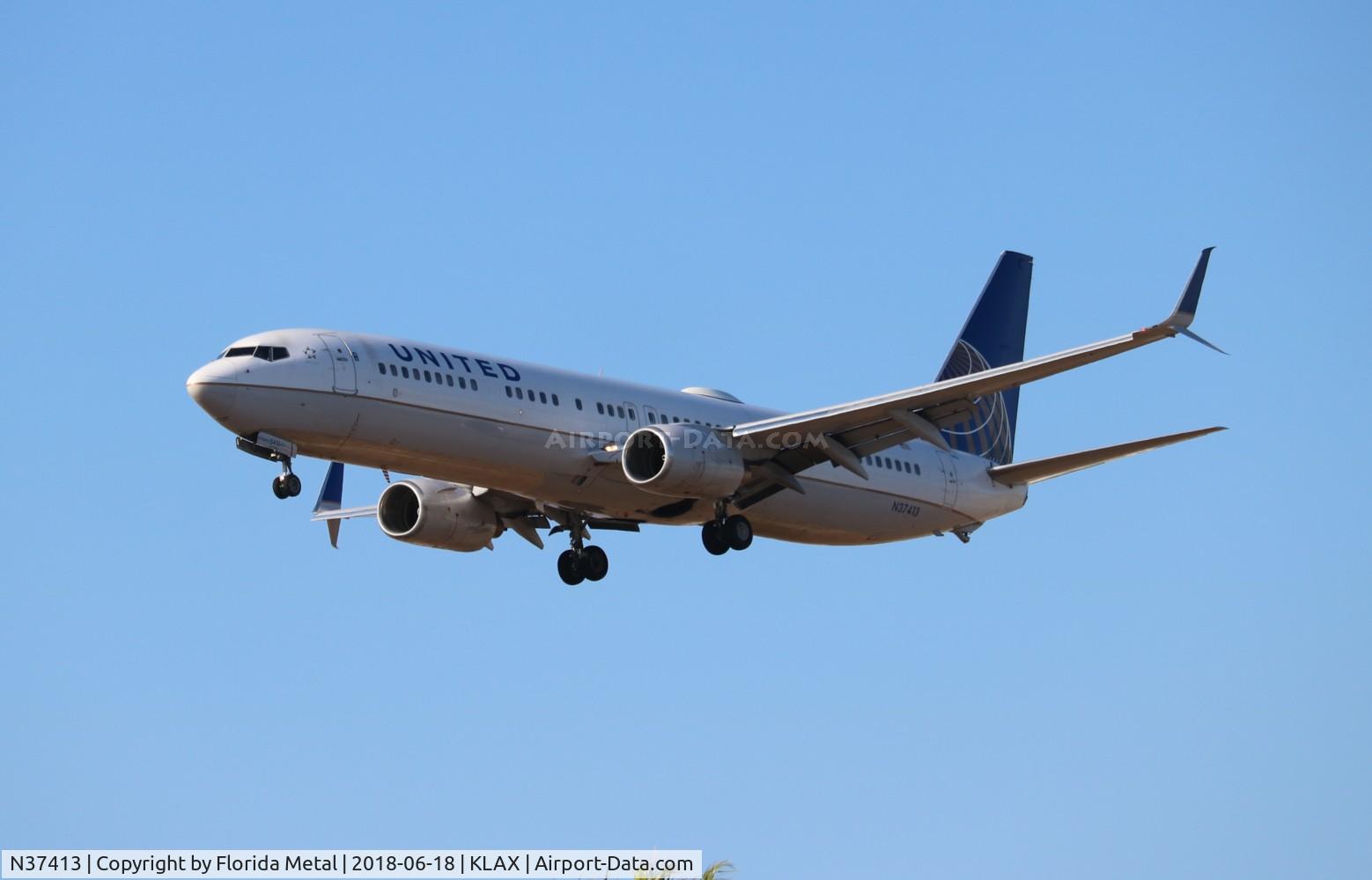 N37413, 2008 Boeing 737-924/ER C/N 31664, United 737-924