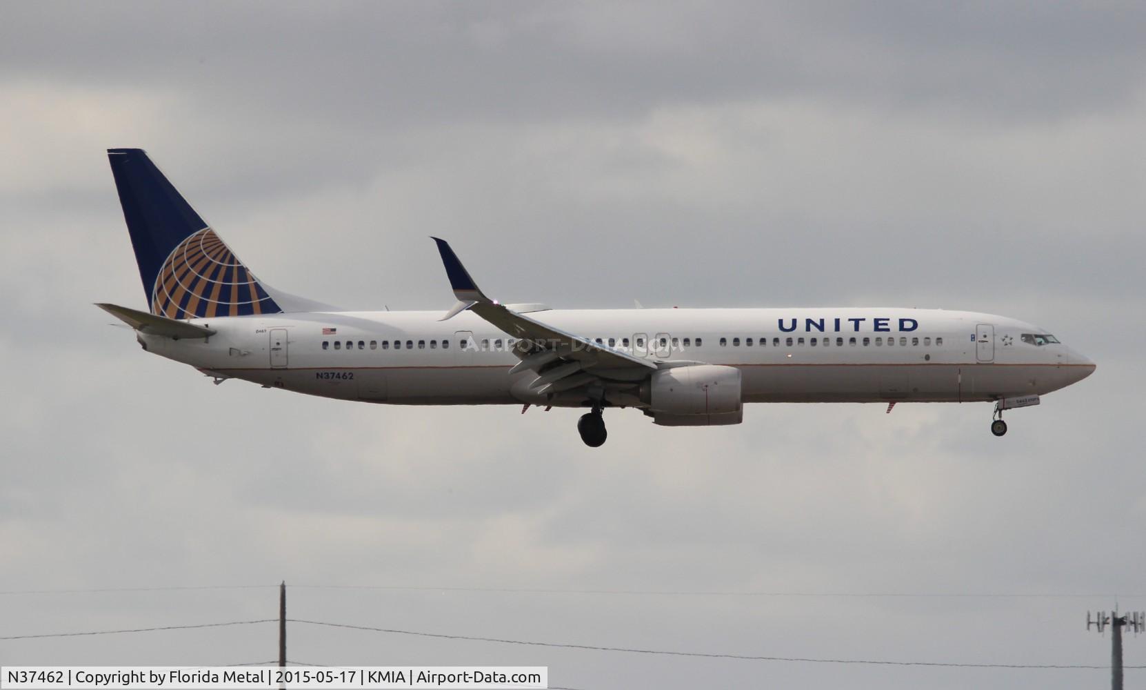 N37462, 2012 Boeing 737-924/ER C/N 37207, United 737-924