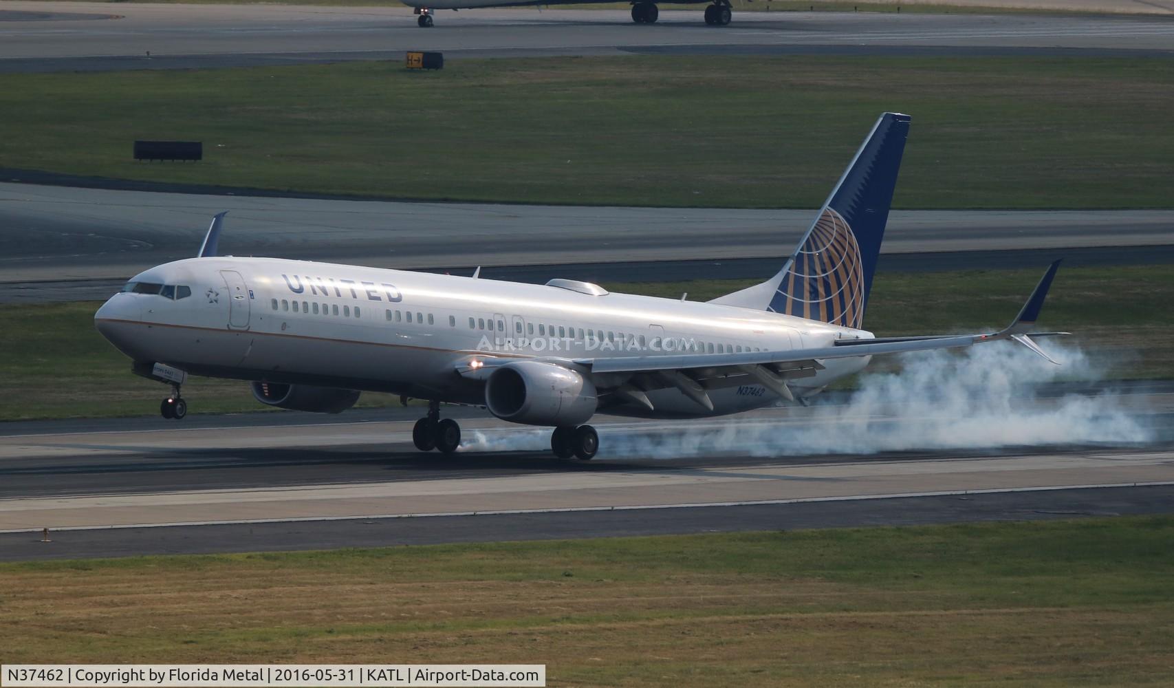N37462, 2012 Boeing 737-924/ER C/N 37207, United 737-924