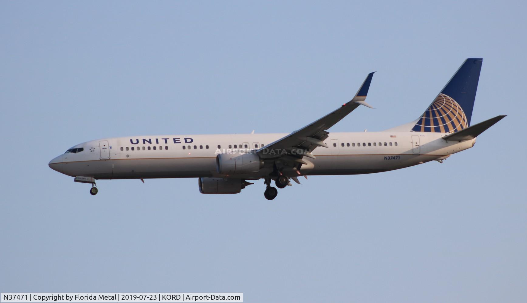 N37471, 2013 Boeing 737-924/ER C/N 37102, United 737-924