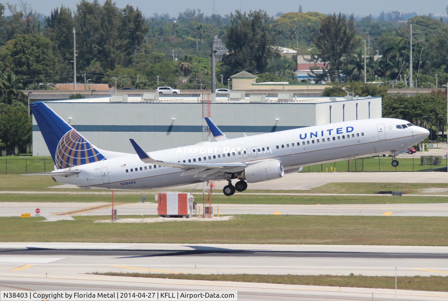 N38403, 2001 Boeing 737-924 C/N 30120, United 737-924
