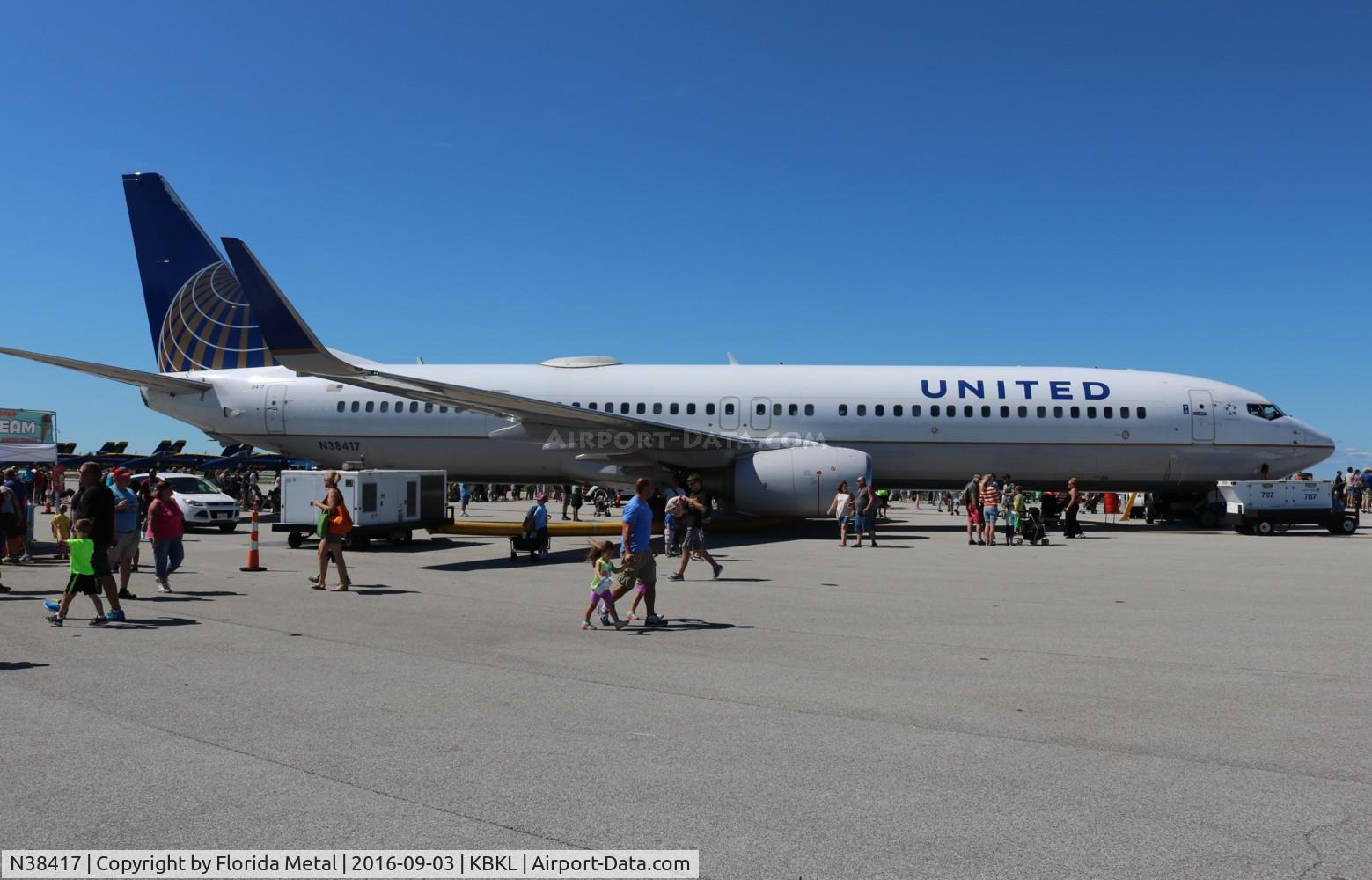 N38417, 2008 Boeing 737-924/ER C/N 31665, United 737-924