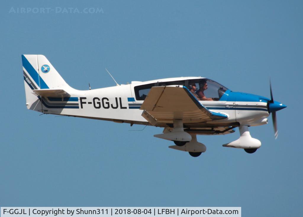 F-GGJL, Robin DR-400-180 Regent C/N 1807, Landing rwy 09
