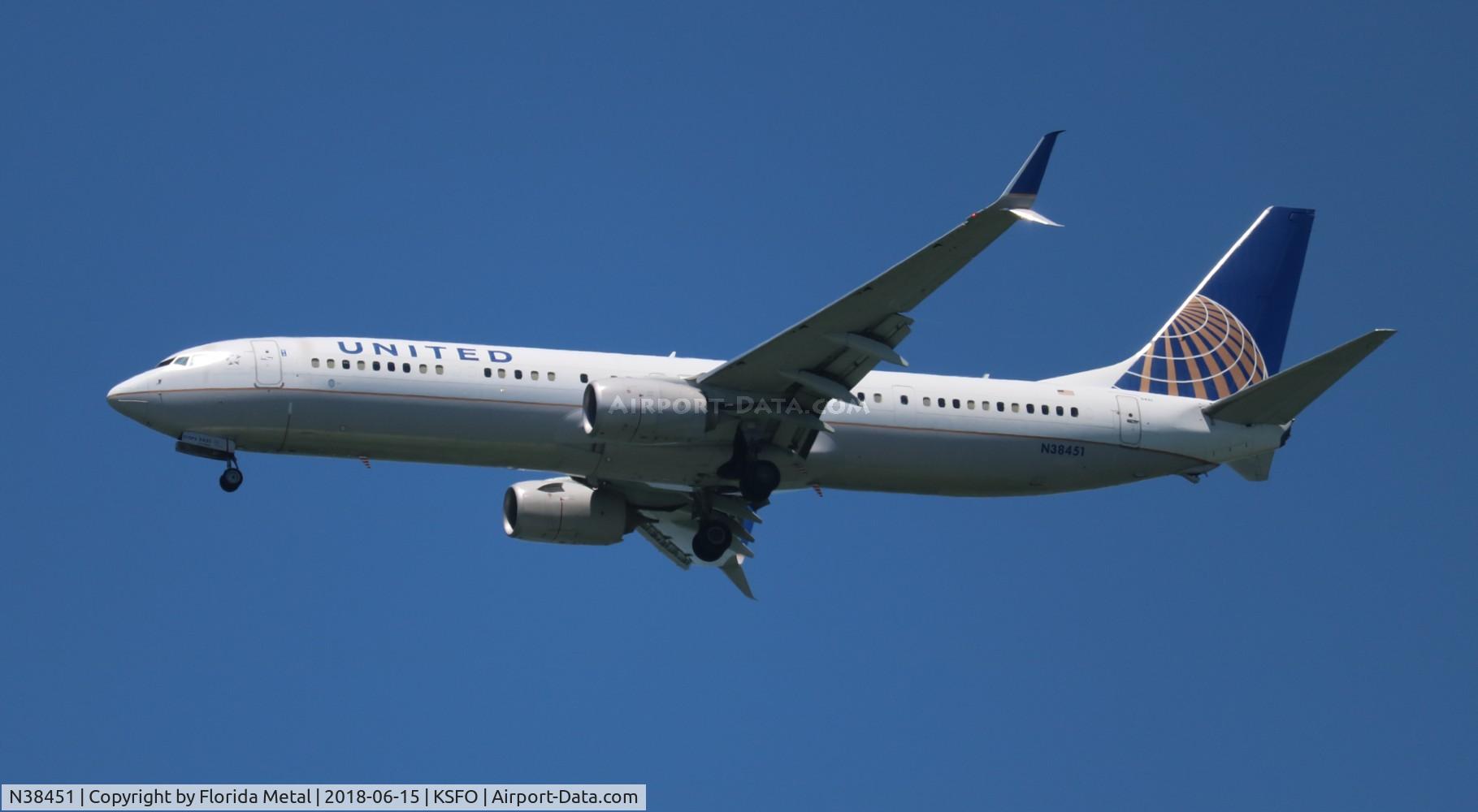 N38451, 2012 Boeing 737-924/ER C/N 31646, United 737-924