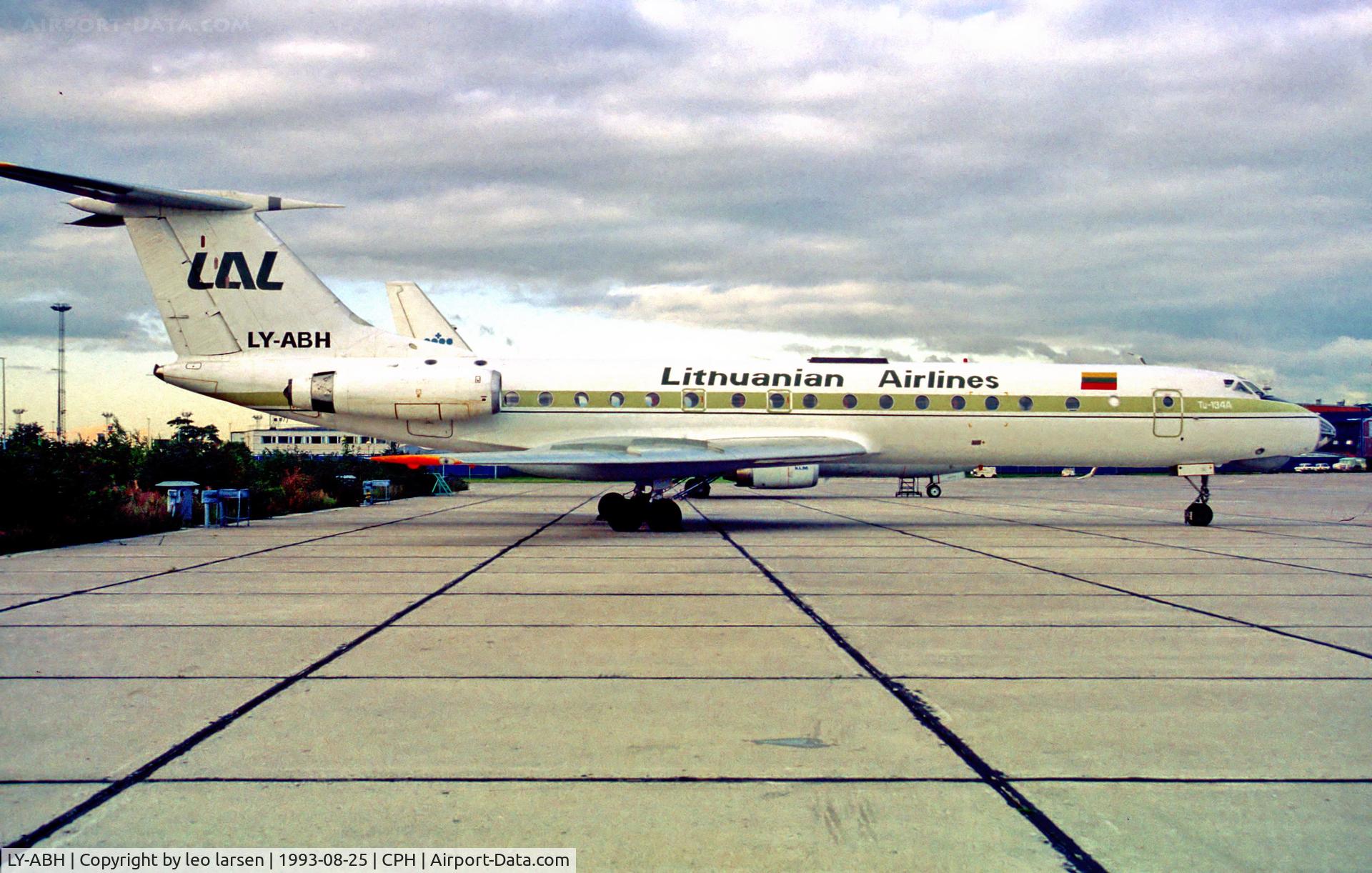 LY-ABH, 1978 Tupolev Tu-134A-3 C/N 60308, Copenhagen 25.8.1993