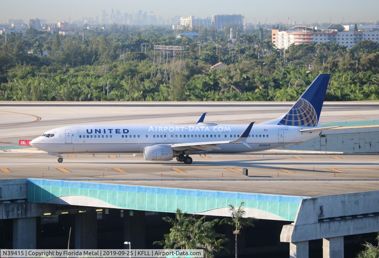 N39415, 2008 Boeing 737-924/ER C/N 32826, United 737-924