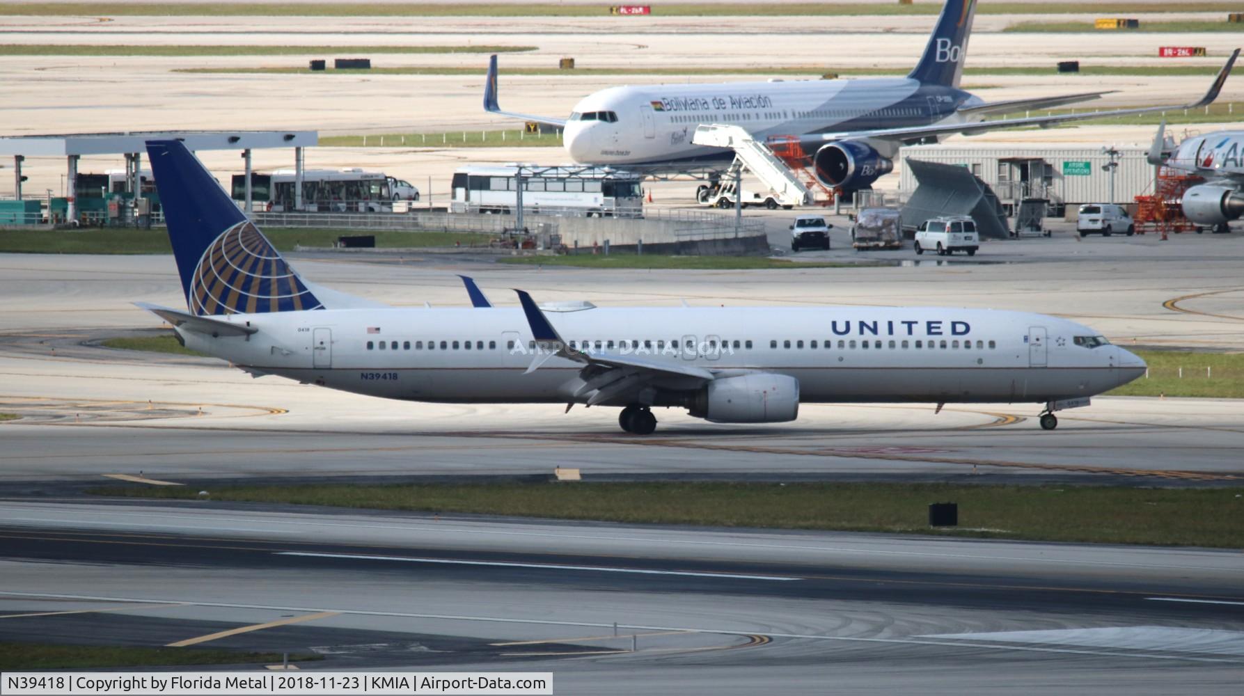 N39418, 2008 Boeing 737-924/ER C/N 33456, United 737-924