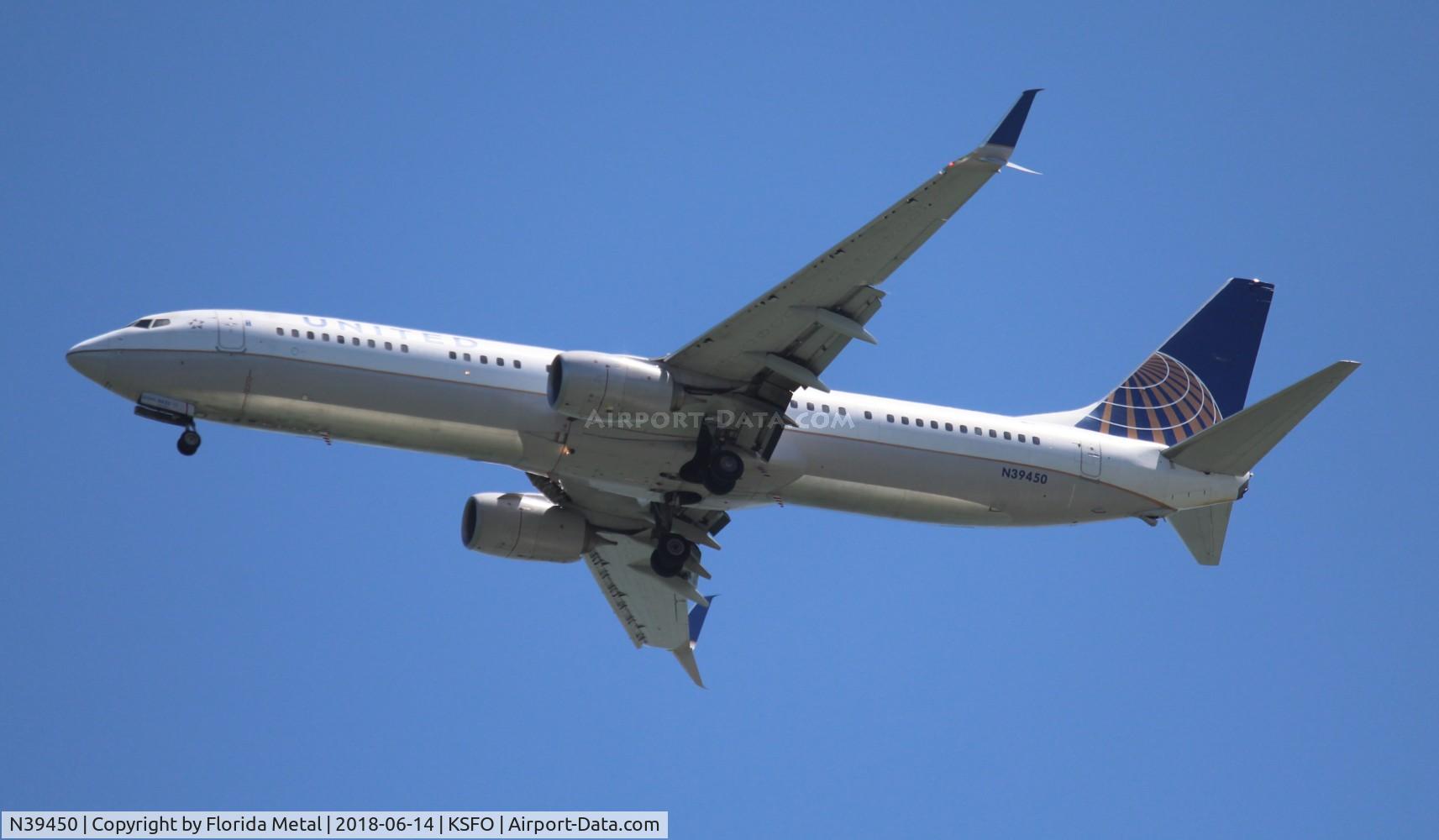 N39450, 2012 Boeing 737-924/ER C/N 40004, United 737-924