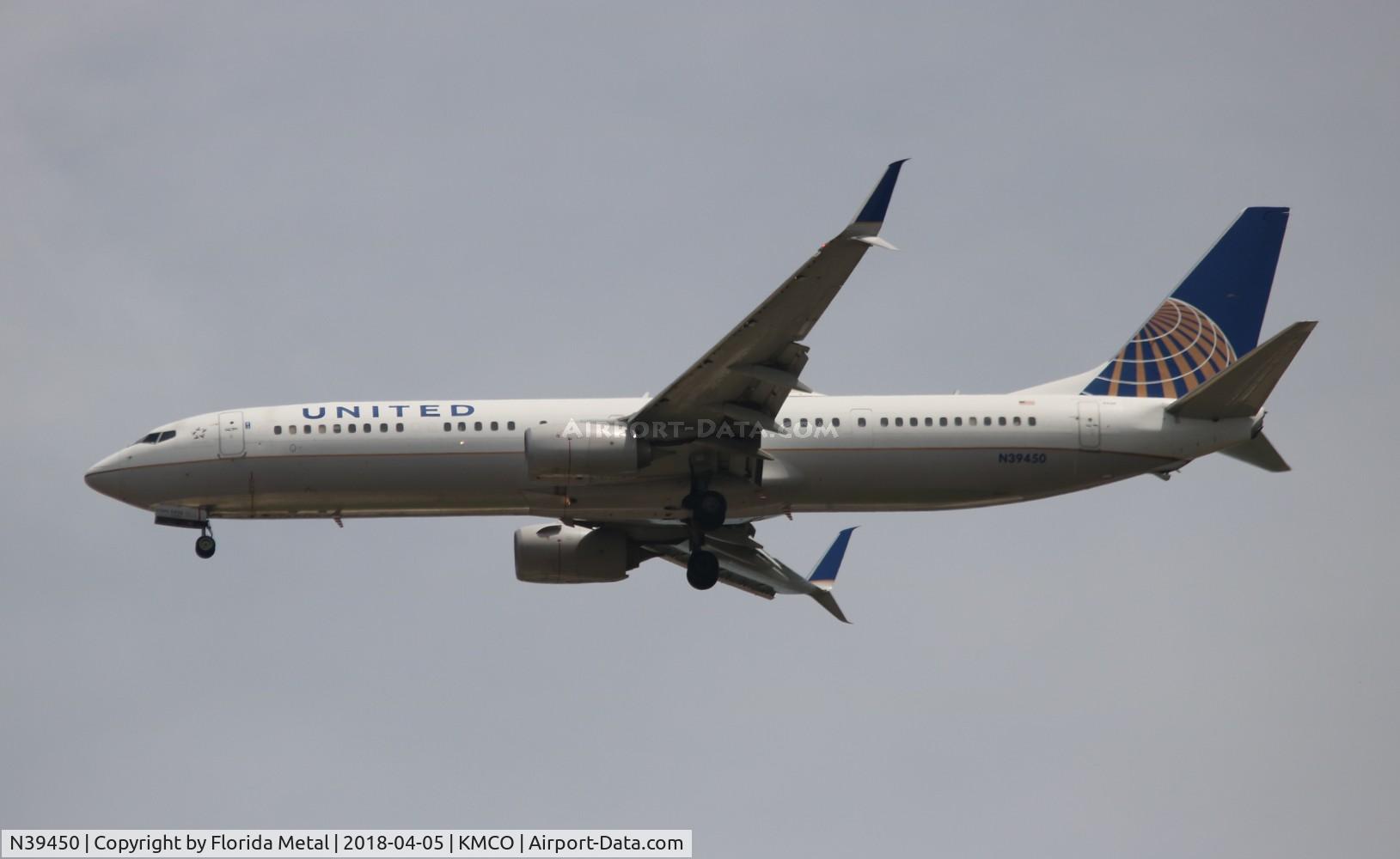N39450, 2012 Boeing 737-924/ER C/N 40004, United 737-924
