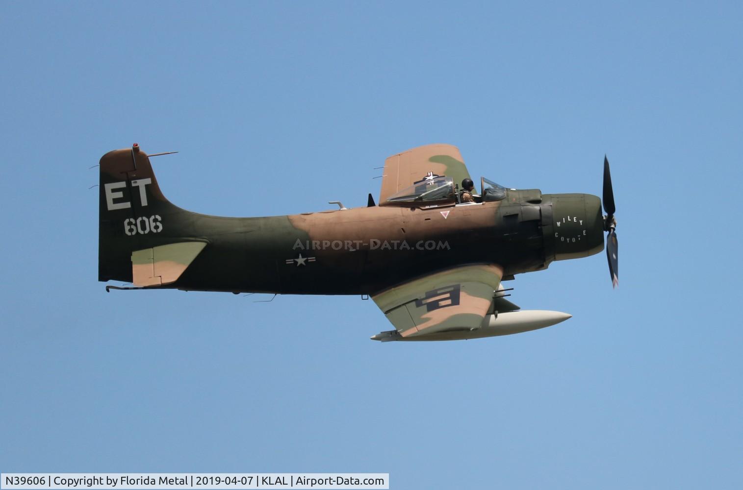 N39606, 1955 Douglas AD-6 Skyraider C/N 10838, AD-6 Skyraider