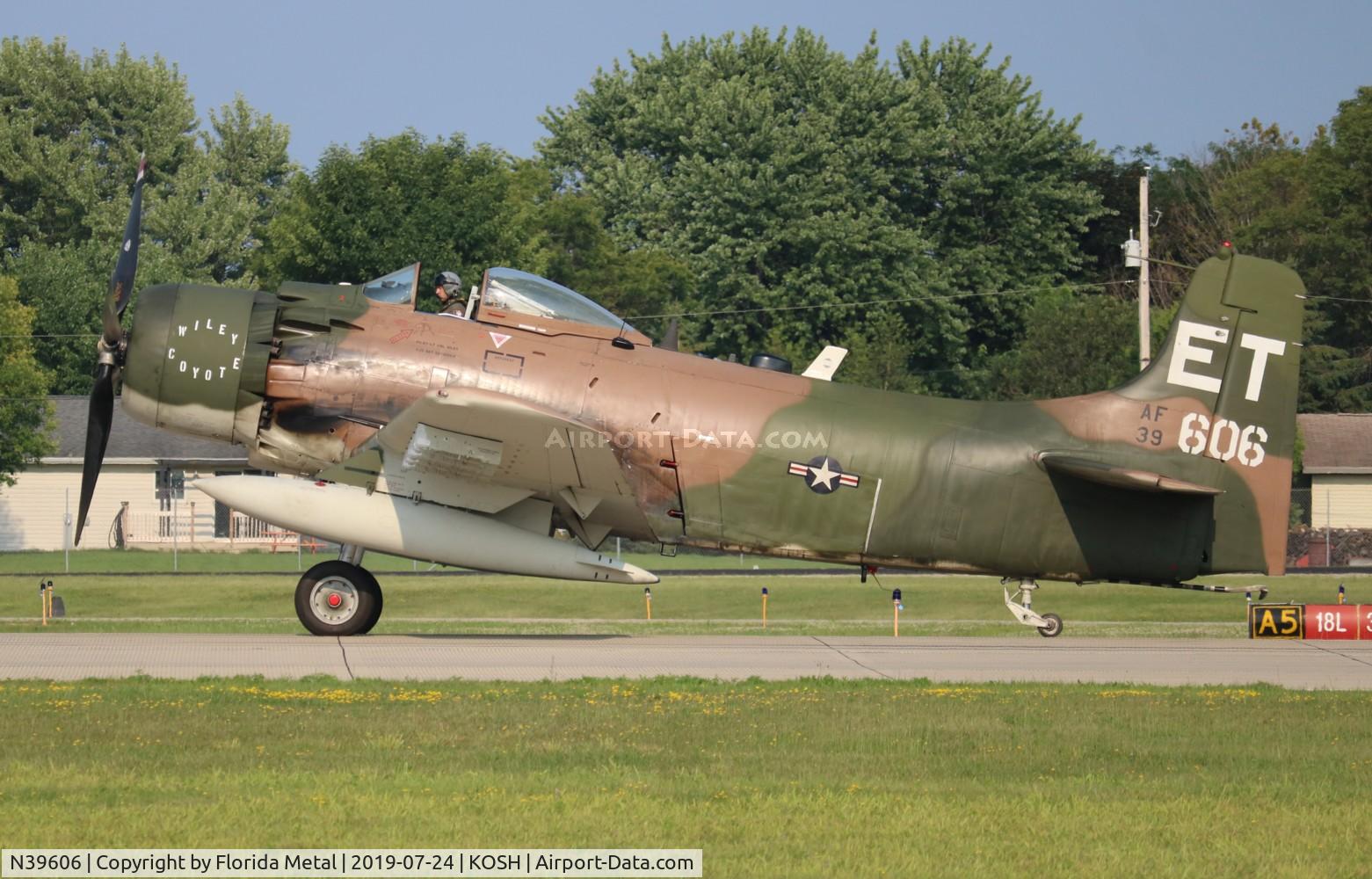 N39606, 1955 Douglas AD-6 Skyraider C/N 10838, AD-6 Skyraider