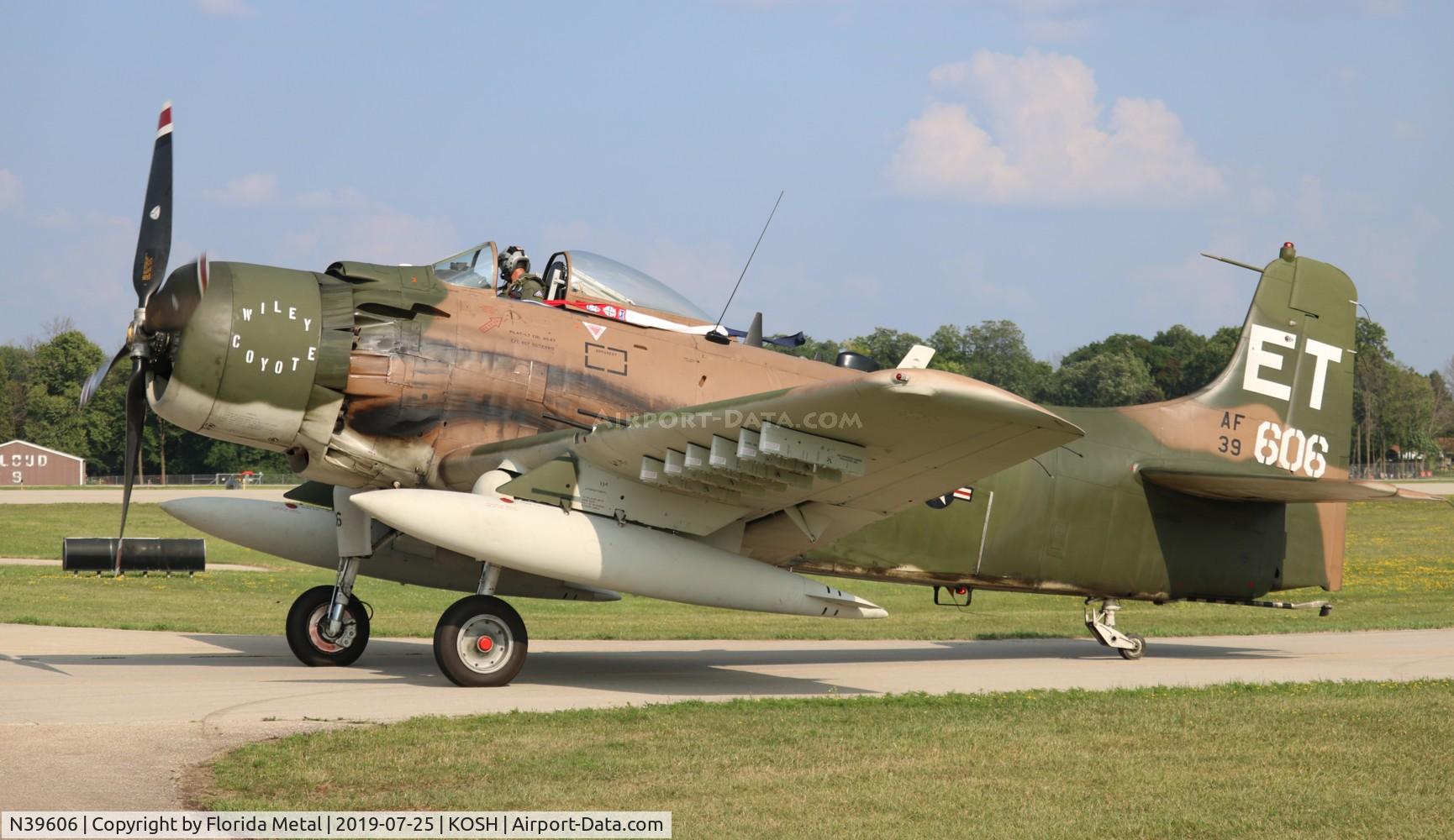 N39606, 1955 Douglas AD-6 Skyraider C/N 10838, AD-6 Skyraider