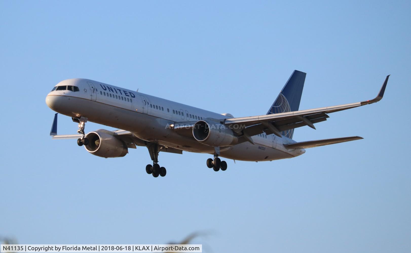 N41135, 1999 Boeing 757-224 C/N 29284, United 757-224