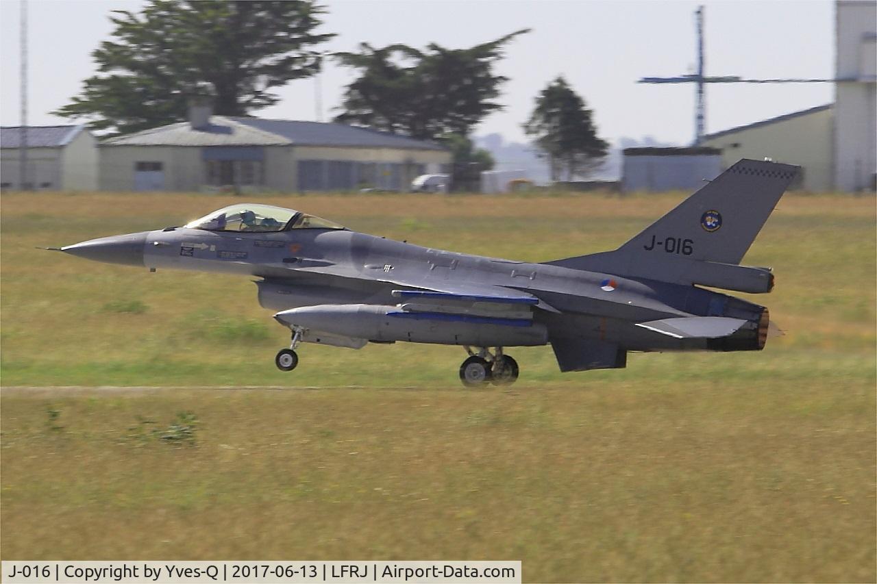J-016, General Dynamics F-16AM Fighting Falcon C/N 6D-172, General Dynamics F-16AM Fighting Falcon, Take off rwy 08, Landivisiau Naval Air Base (LFRJ) Tiger Meet 2017