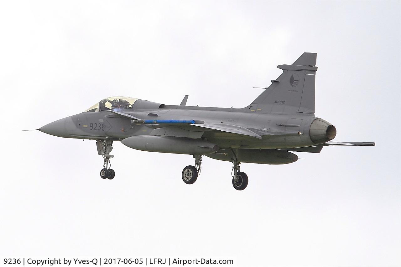 9236, Saab JAS-39C Gripen C/N 39236, Saab JAS-39C Gripen, On final rwy 26, Landivisiau Naval Air Base (LFRJ) Tiger Meet 2017