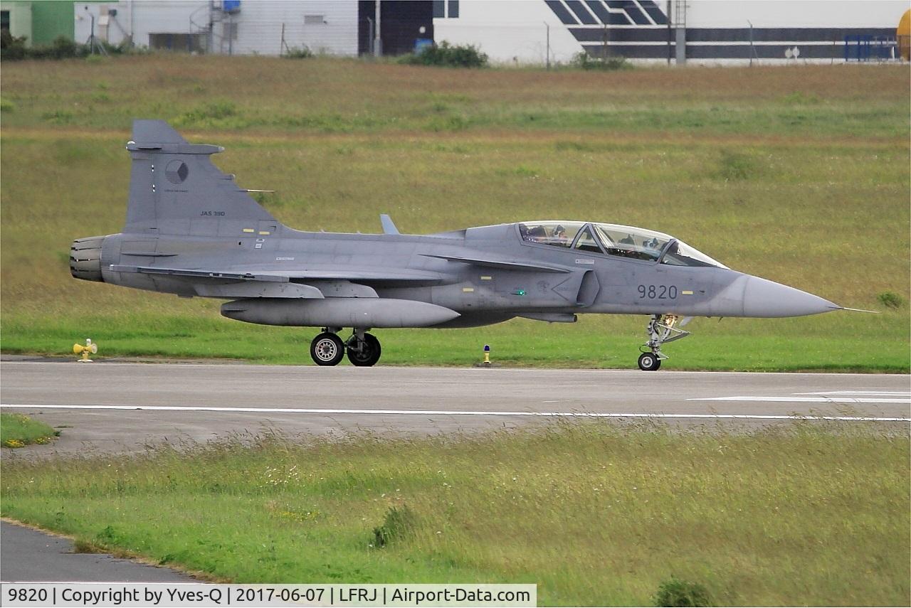 9820, 2005 Saab JAS-39D Gripen C/N 39820, Saab JAS-39D Gripen, Taxiing to flight line, Landivisiau Naval Air Base (LFRJ) Tiger Meet 2017