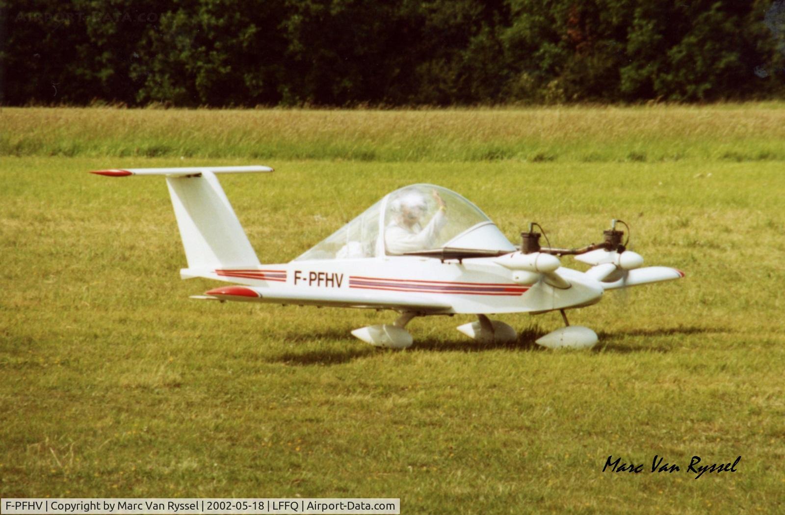 F-PFHV, Colomban MC-15 Cri-Cri (Cricket) C/N 304, At La Ferté-Alais in 2002.