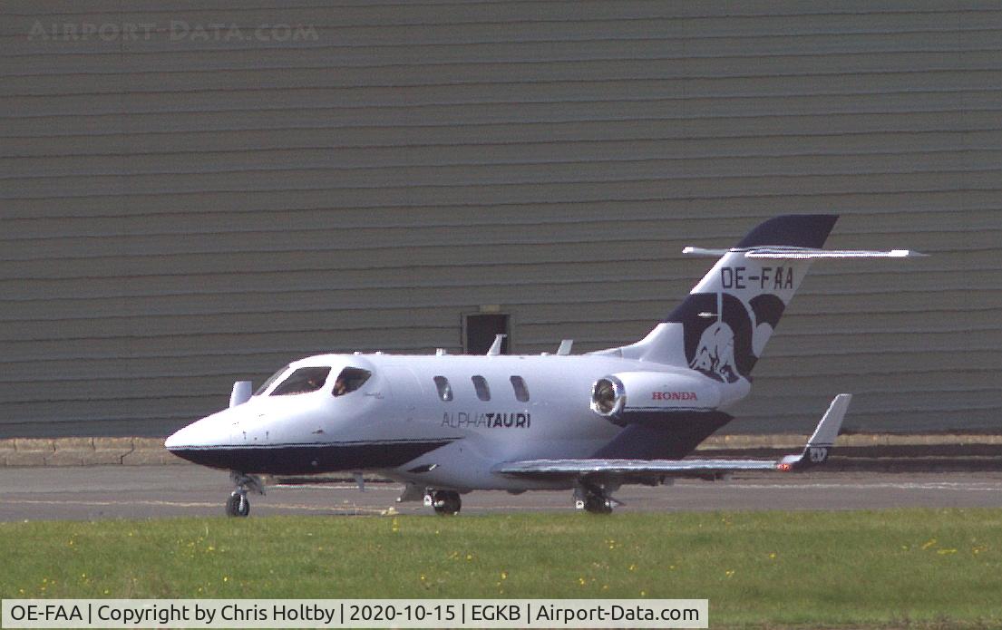 OE-FAA, 2020 Honda HA-420 HondaJet C/N 42000192, Taxiing to take off at Biggin Hill, Kent