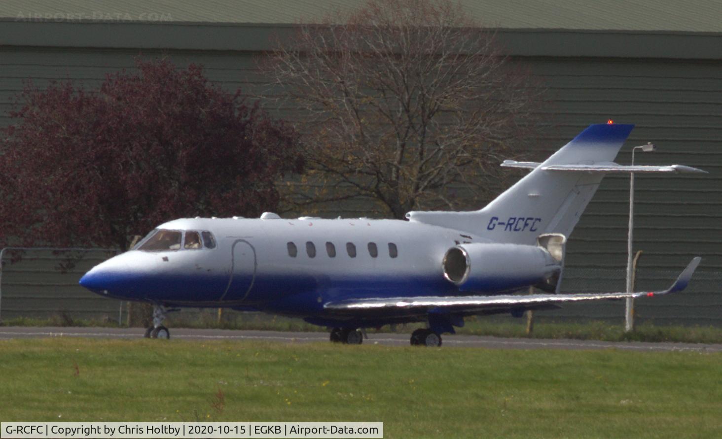 G-RCFC, 2010 Hawker Beechcraft 900XP C/N HA-0164, Taxiing to take-off at Biggin Hill