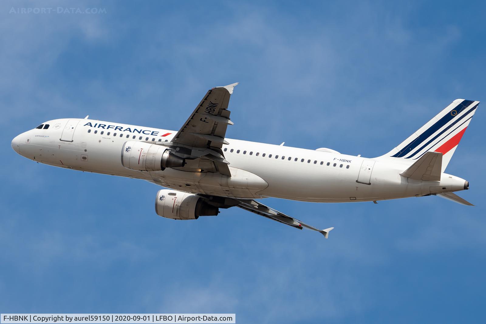 F-HBNK, 2012 Airbus A320-214 C/N 5084, take off